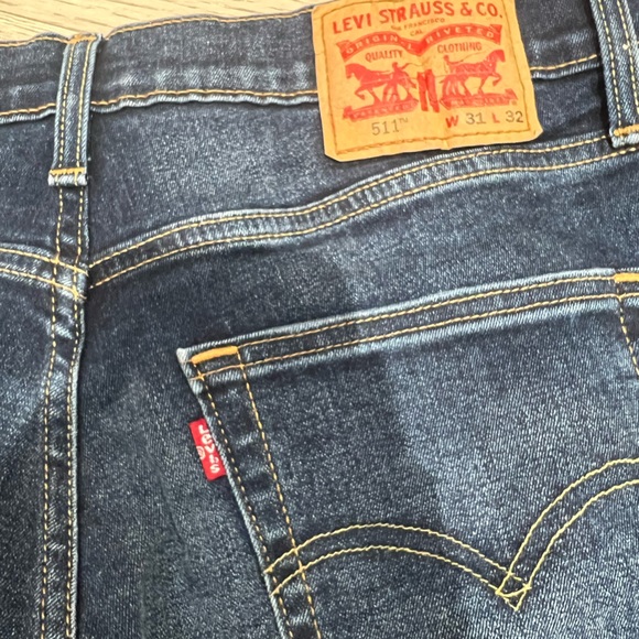 Levi’s shorts - Picture 2 of 3